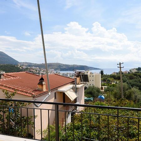 Vasili'S Family Apartments Himarë Dış mekan fotoğraf