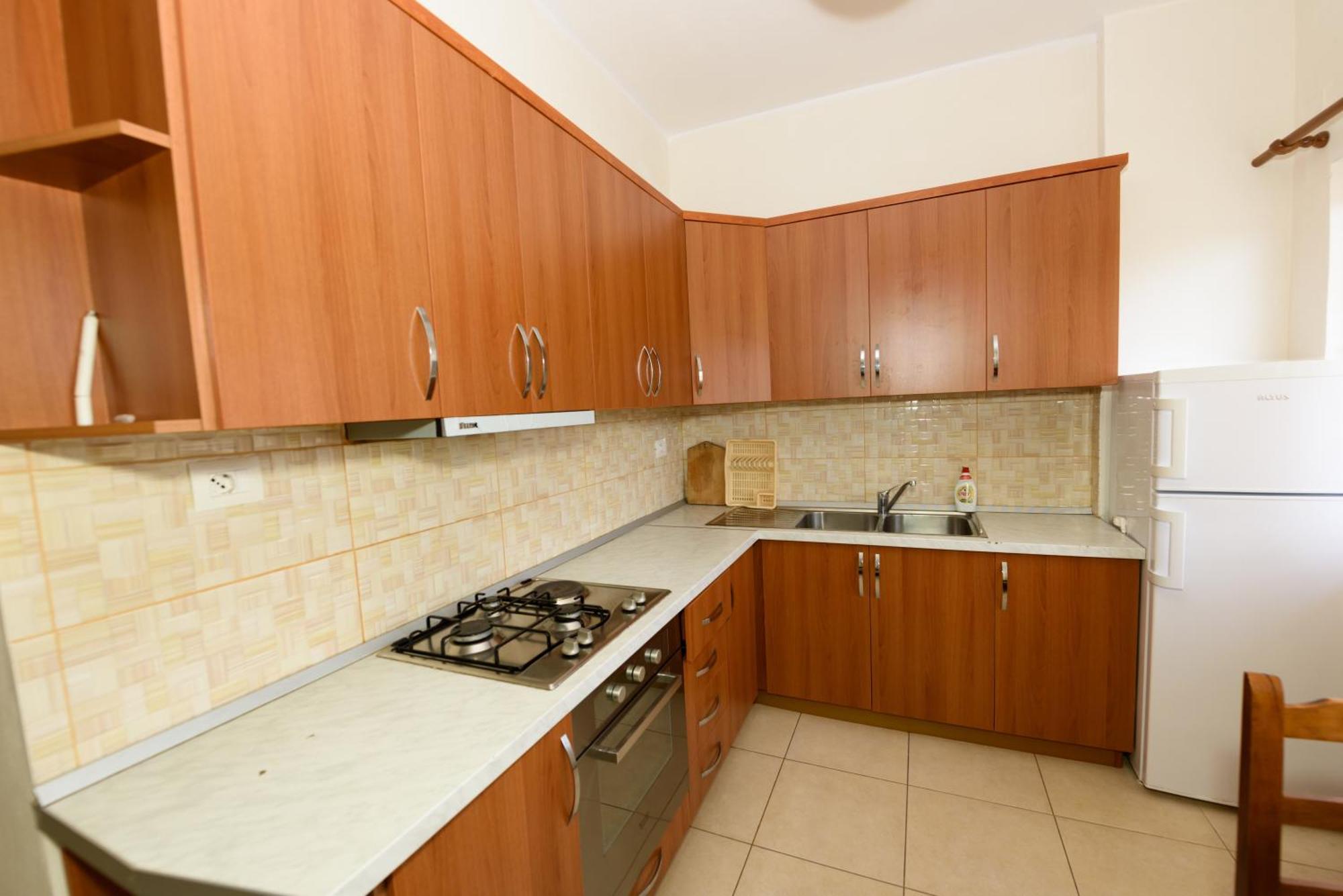 Vasili'S Family Apartments Himarë Dış mekan fotoğraf