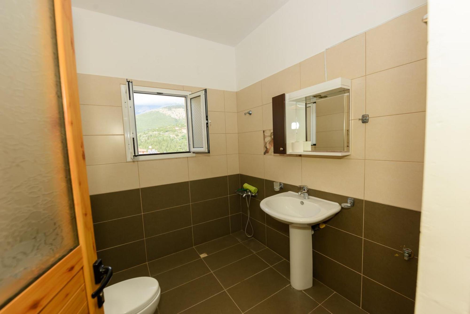Vasili'S Family Apartments Himarë Dış mekan fotoğraf