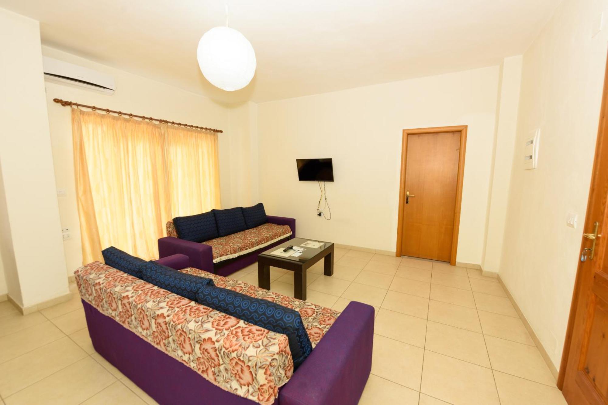 Vasili'S Family Apartments Himarë Dış mekan fotoğraf
