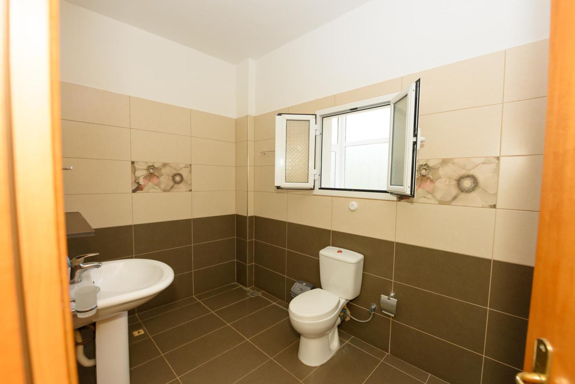 Vasili'S Family Apartments Himarë Dış mekan fotoğraf